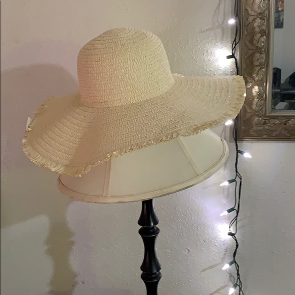 Sun 🌞 Hat🕶 - Picture 2 of 3